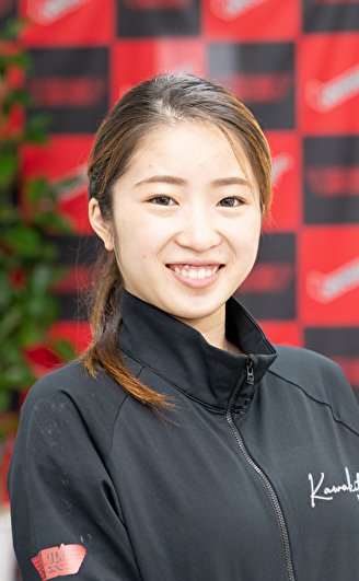 廣森凜華,女性トラックドライバー,トラック女子｜株式会社カワキタエクスプレスは三重県亀山市のセノプロ仕様のトラック運送会社です。大型,4トン,4t,中型,トラック運転手,トラックドライバー,トラックチャーター便,セノプロ,三重県,亀山市,津市,鈴鹿市,四日市市,物流